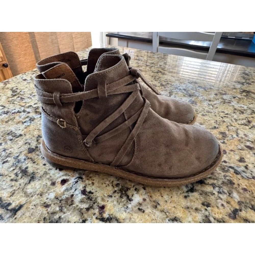 Born suede leather straps boots size 6 / 36.5